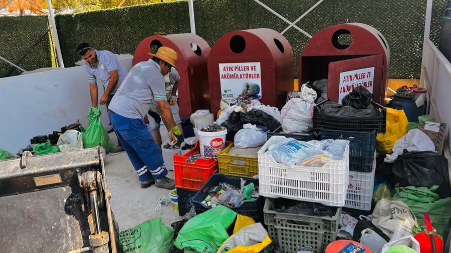 Fethiye'de 13,5 Ton Elektronik Atık ve Atık Pil Geri Dönüşüme Kazandırıldı